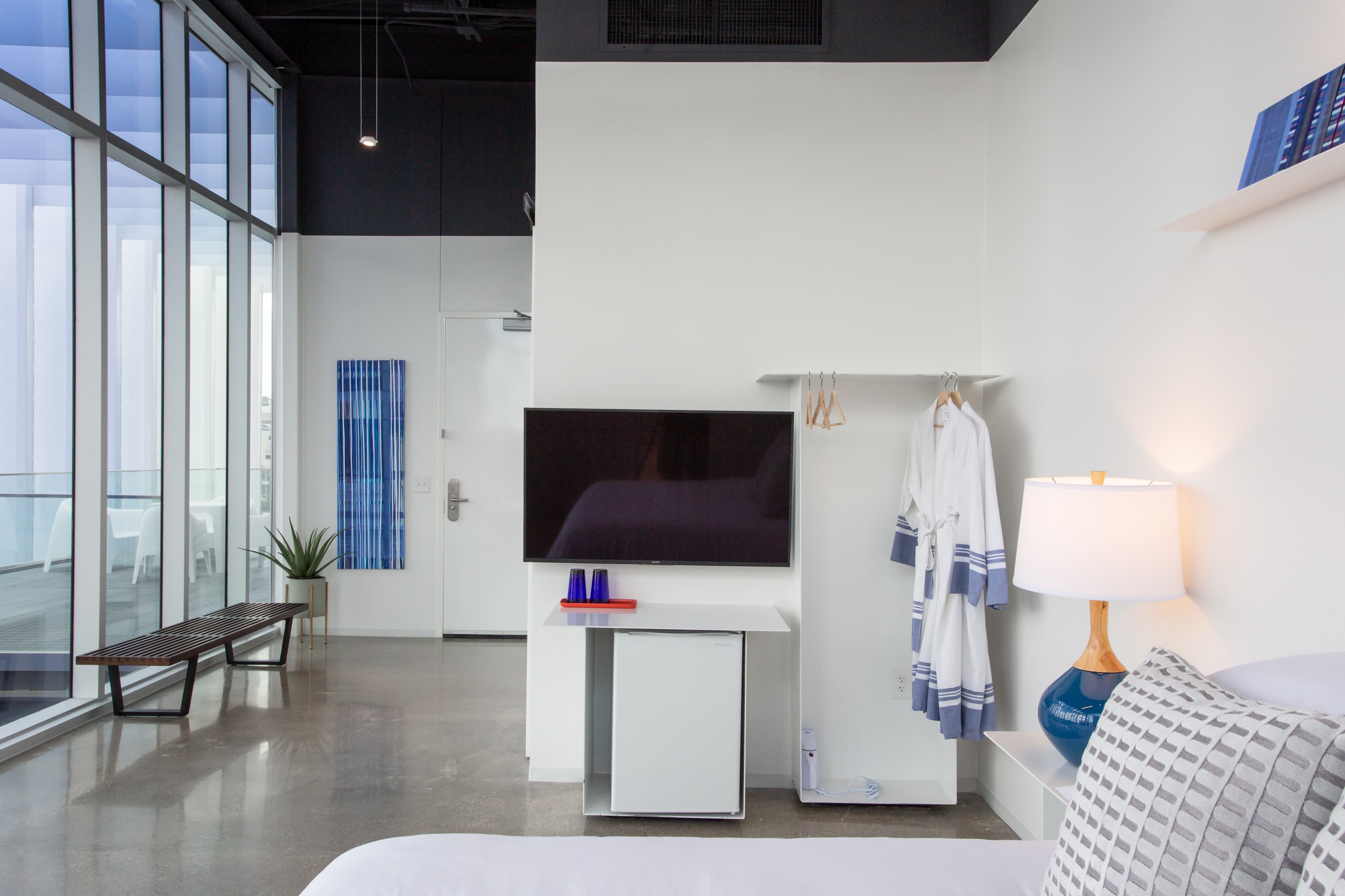 BlueBird Corner King room view